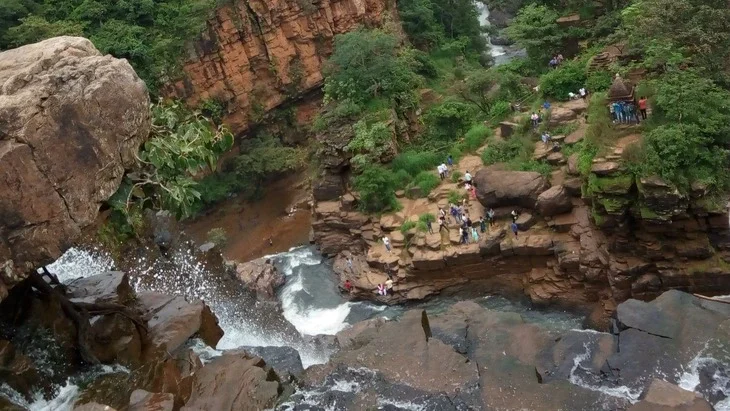 तीरथगढ़ जलप्रपात की तस्वीरें